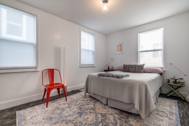 Building Photo - 373-375-375 3rd St