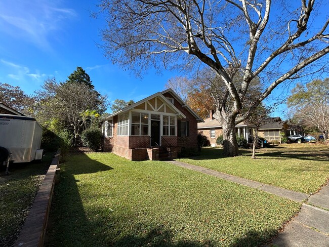 Building Photo - 3/1.5 Brick House in Celanese $1,295