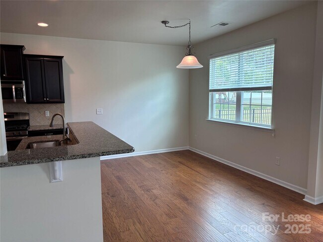 Building Photo - 78123 Rillstone Dr