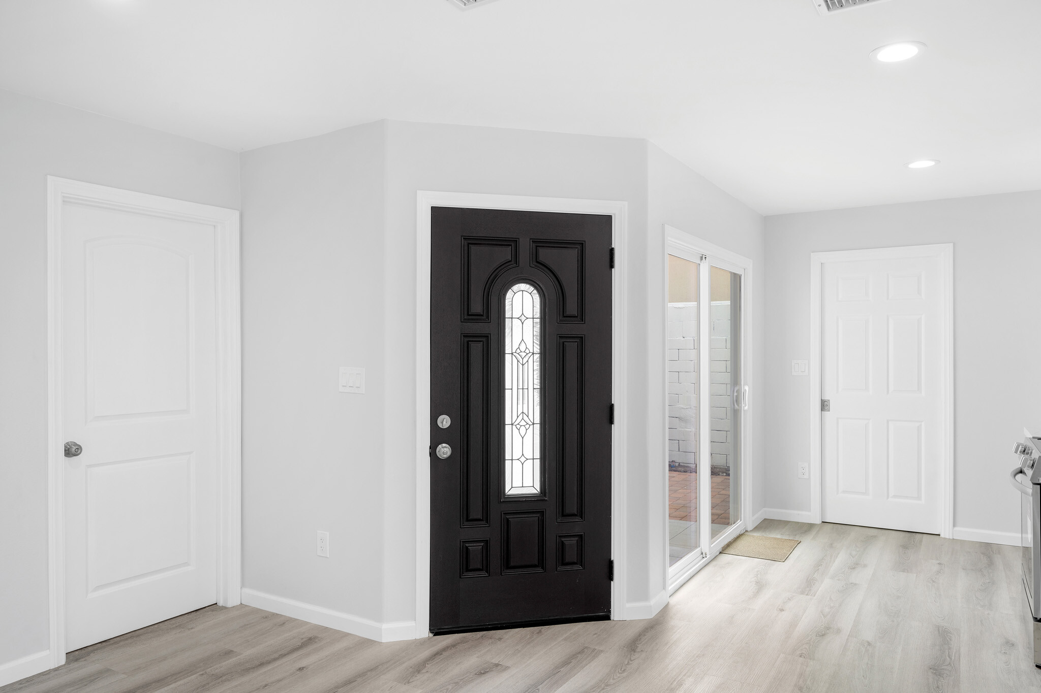 Building Photo - 536 South St