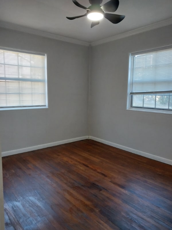 Building Photo - 208 E Tennessee Ave