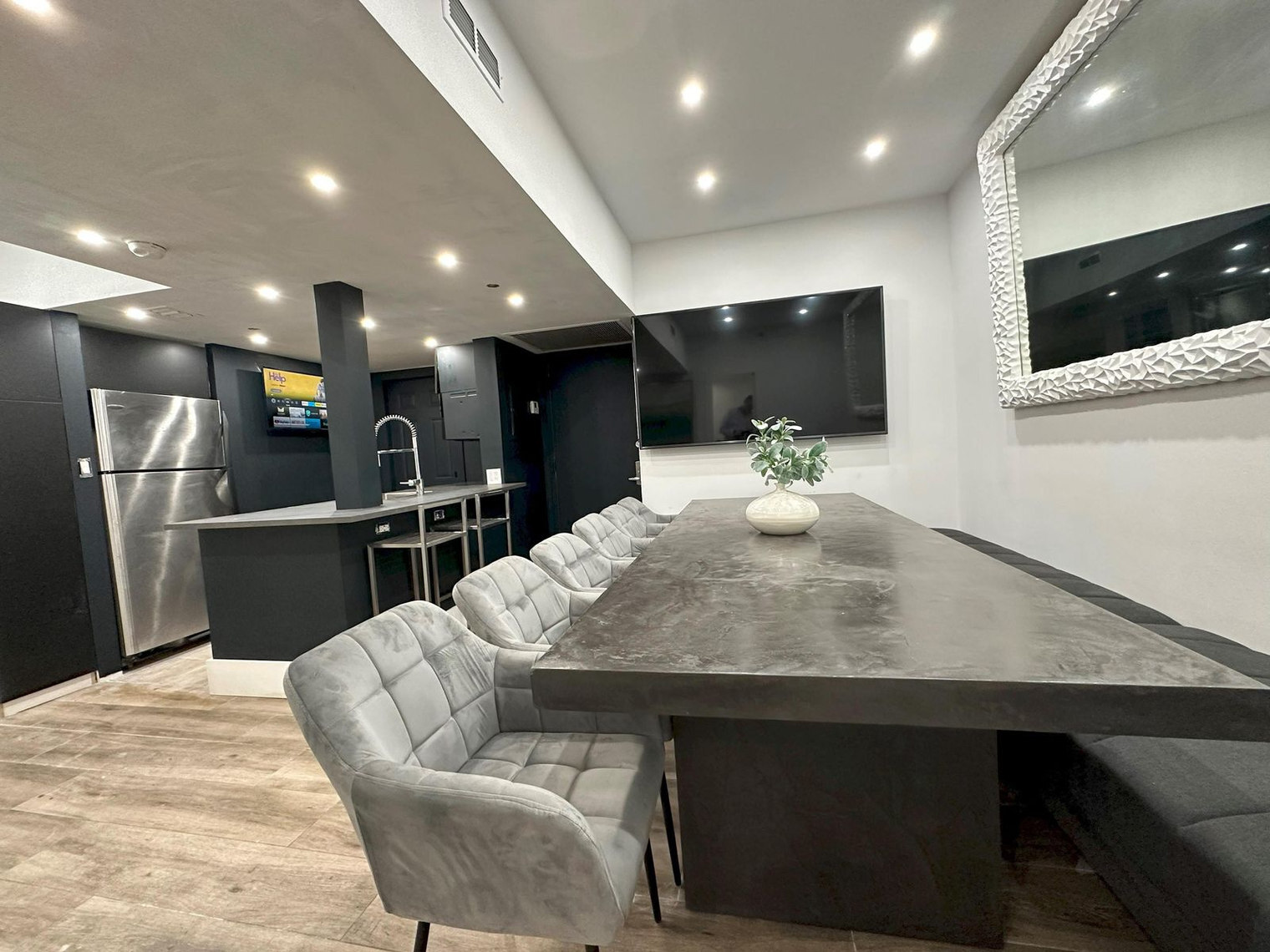 Building Photo - 825 Jimmy Buffett Mem Hwy