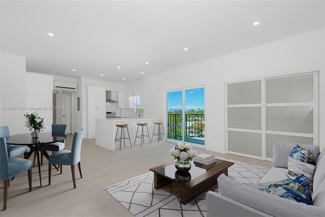 Primary Photo - 1960 Marseille Dr