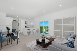 Building Photo - 1960 Marseille Dr