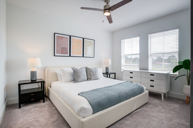 Building Photo - Summerwell Buenaventura Lakes