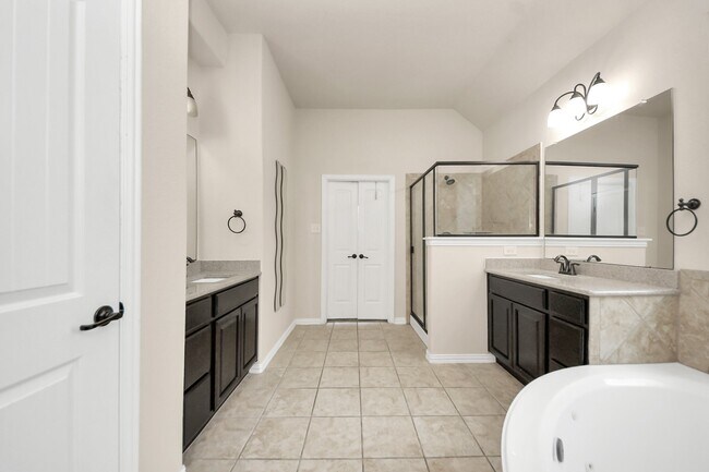 Building Photo - 12131 Cove Ridge Ln