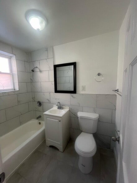 143 N Walnut St 12 - 140 N Walnut St