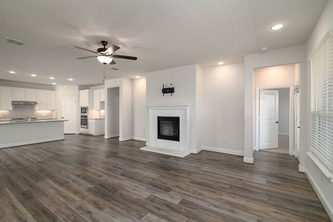 Building Photo - Beautiful 4 Bedroom, 3 Car Garage, Single Story Home in Celina!