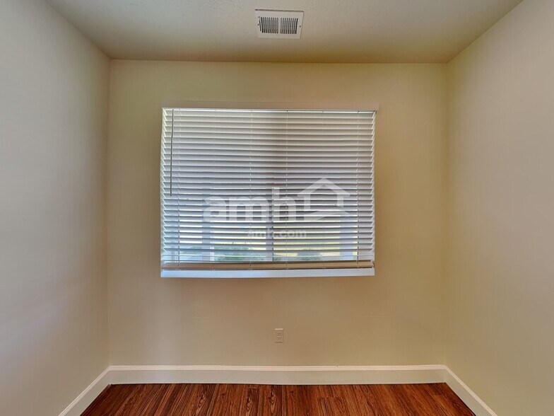 Building Photo - 1409 Perelle Ln