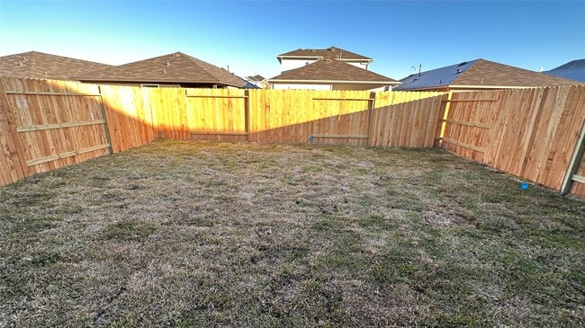Building Photo - 9820 Grosbeak Ln