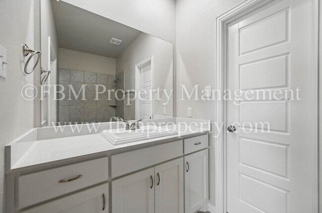 Building Photo - 2909 Ali Dr