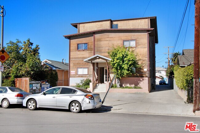 Building Photo - 3819 21