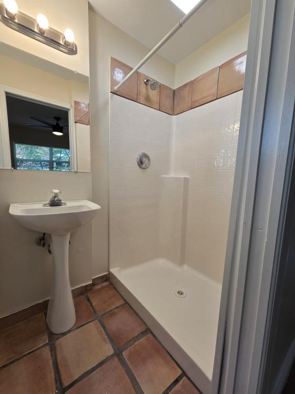 Building Photo - 2921 Sunset Rd