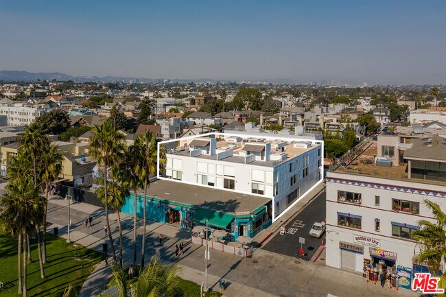 Building Photo - 11 Brooks Ave