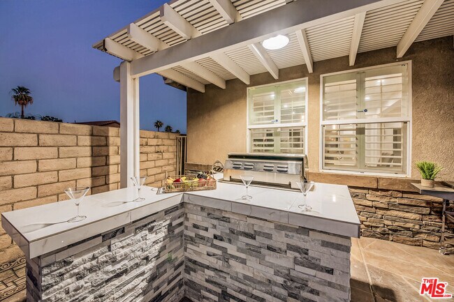 Building Photo - 82580 Yeager Way