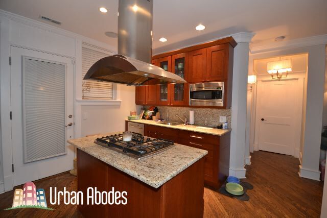 Building Photo - 1406 W Cornelia Ave