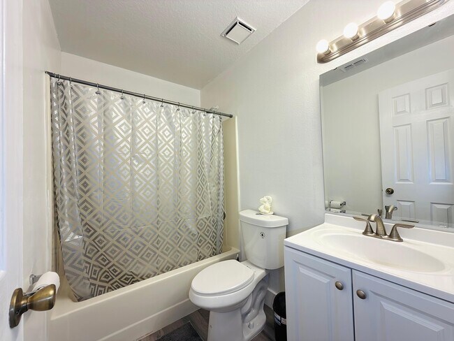 Building Photo - 6921 Long Needle Ct