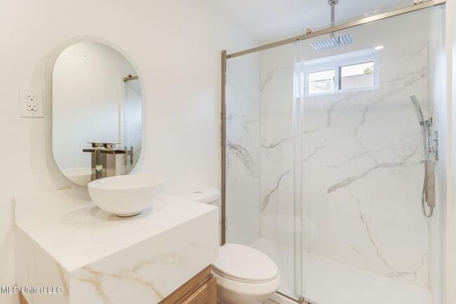 Building Photo - 264 Mc Donnell Ave