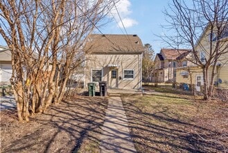 Building Photo - 309 W 10th St