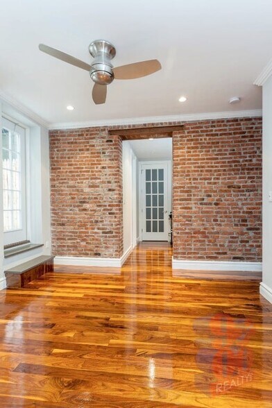 Building Photo - 1590 Lexington Ave