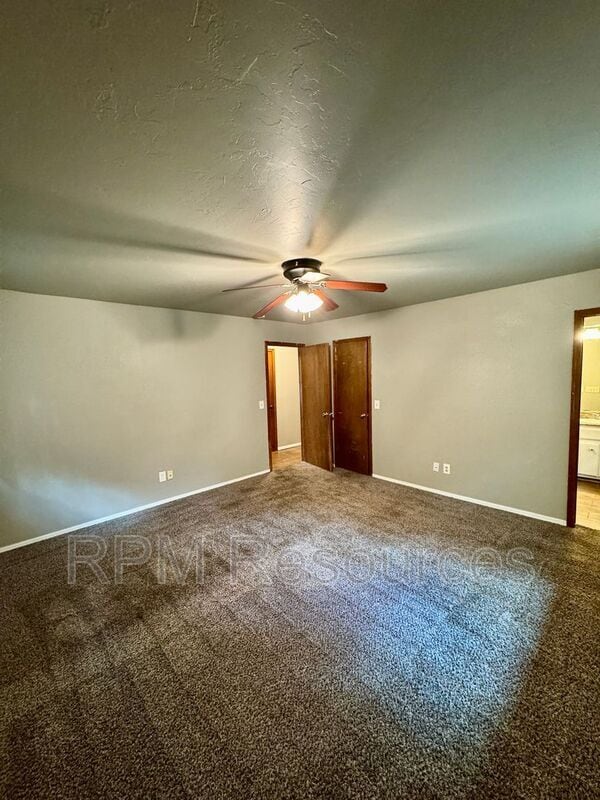Building Photo - 12504 Whispering Hollow Dr