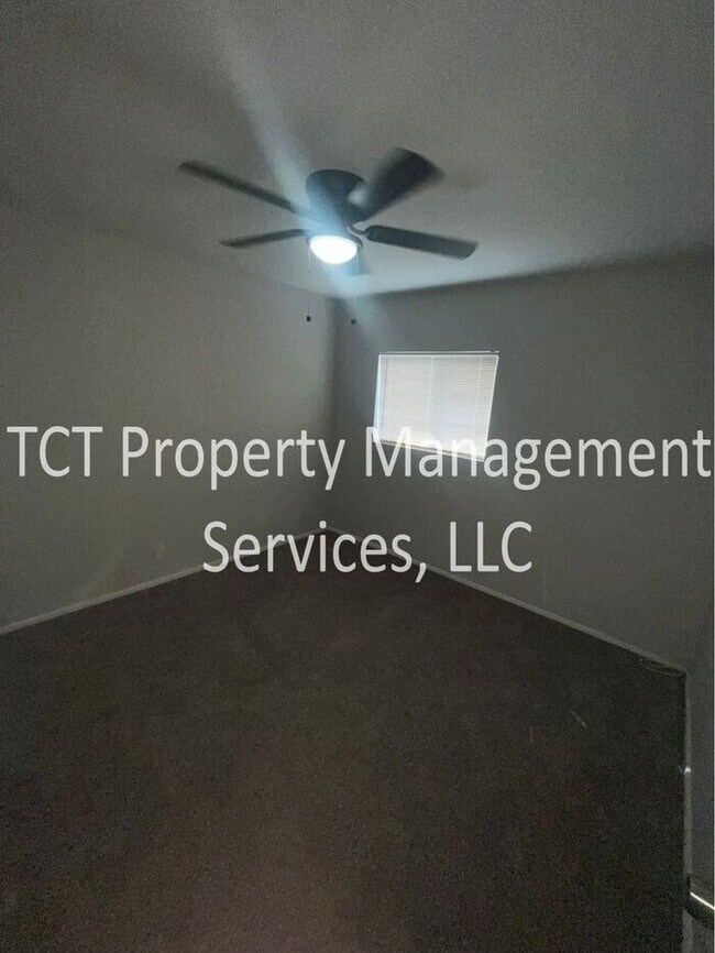 Building Photo - Updated Townhome in the heart of Chandler