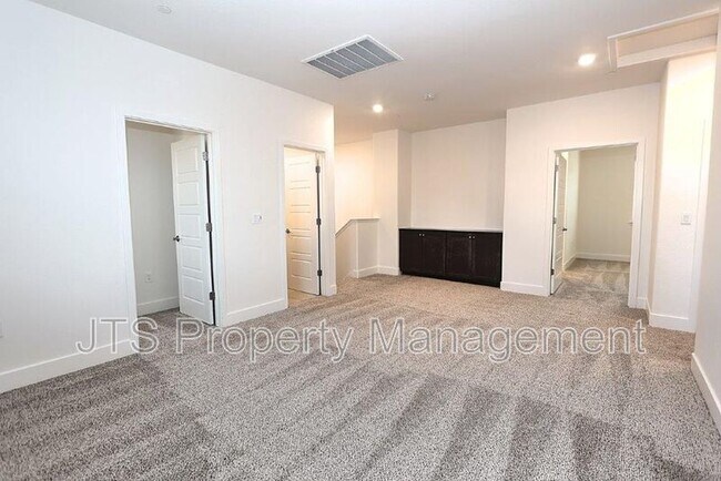 Building Photo - 3513 Birdland Ave