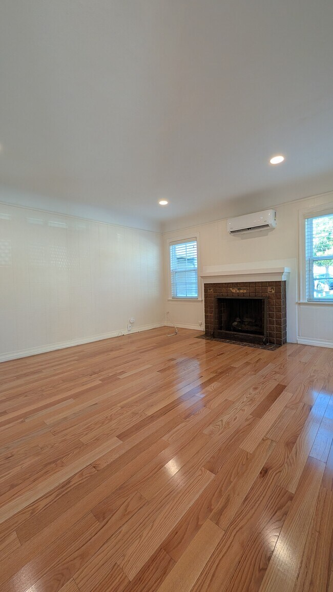 Building Photo - 1203 N Kenilworth Ave