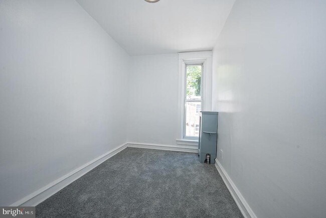 Building Photo - 426 Hampden Rd