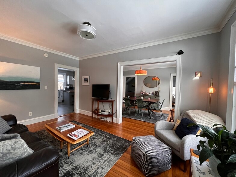 Building Photo - 450 Preble St