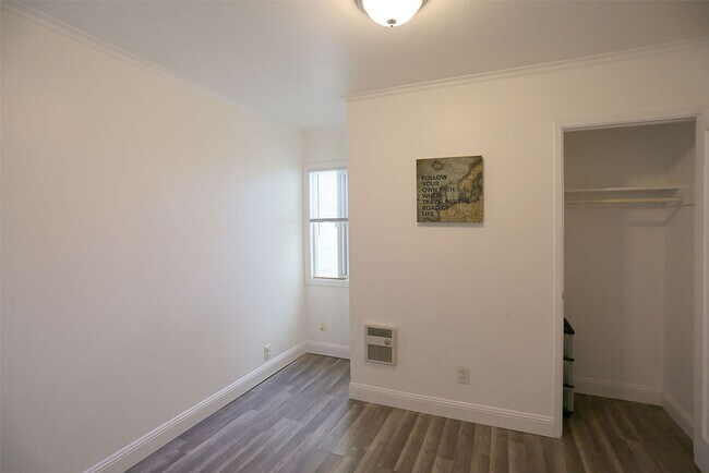 Building Photo - 1871 46th Ave