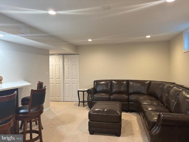 Building Photo - 2802 Gramercy Way