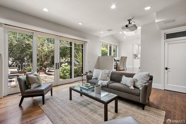 Building Photo - 2 Normandy Ln