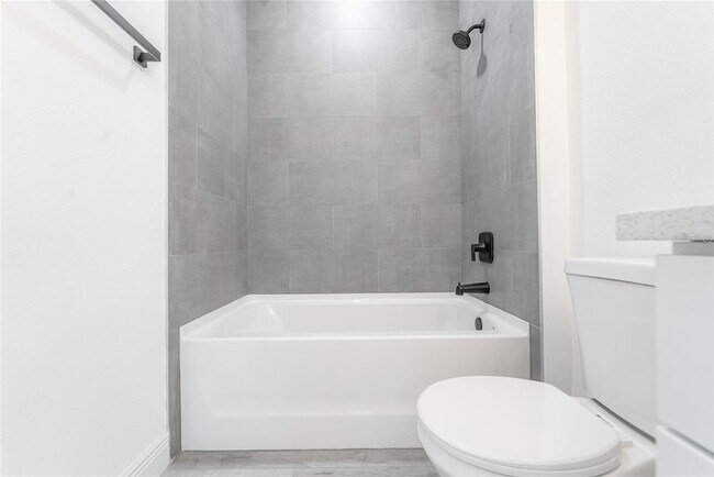 Building Photo - 9521 N Old Mill Way