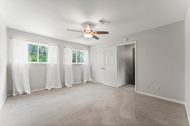 Building Photo - 71 Hideaway Dr