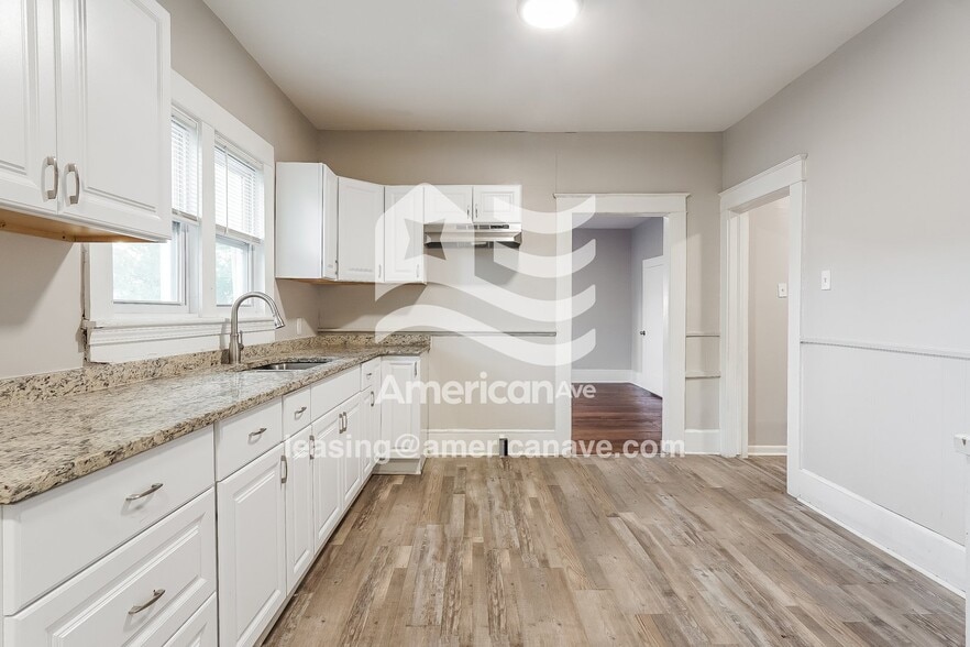 Building Photo - 2108 31st St Ensley