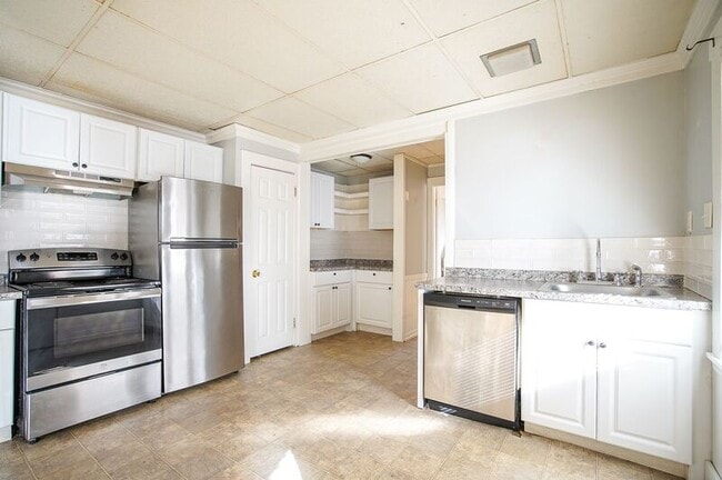 Primary Photo - 341 Hampden St