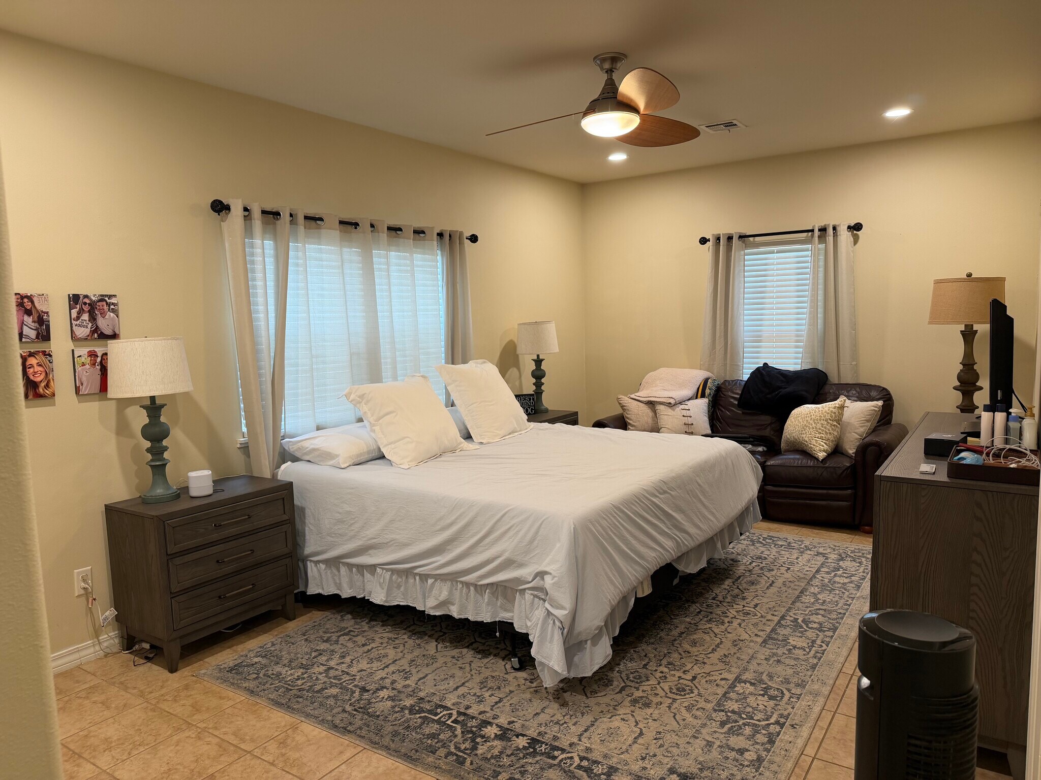 Building Photo - 1244 N Lewis Ave