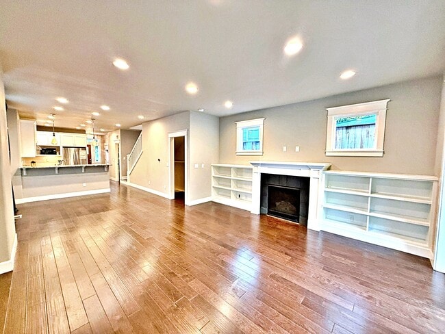 Building Photo - 1707 SW Moss St