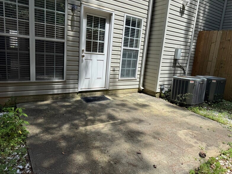 Building Photo - 525 Hackberry Ridge Cv
