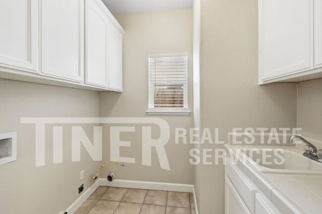 Building Photo - 3371 Melodye Ct