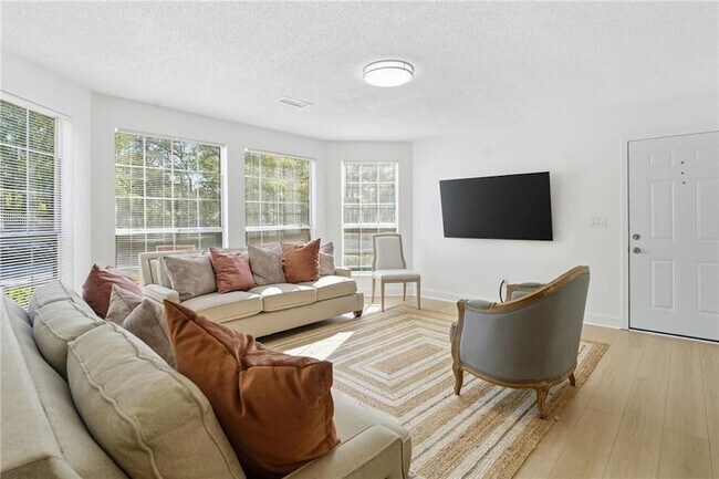 Building Photo - 904 Wentworth Ct