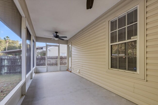 Building Photo - 1901 Gina Dr