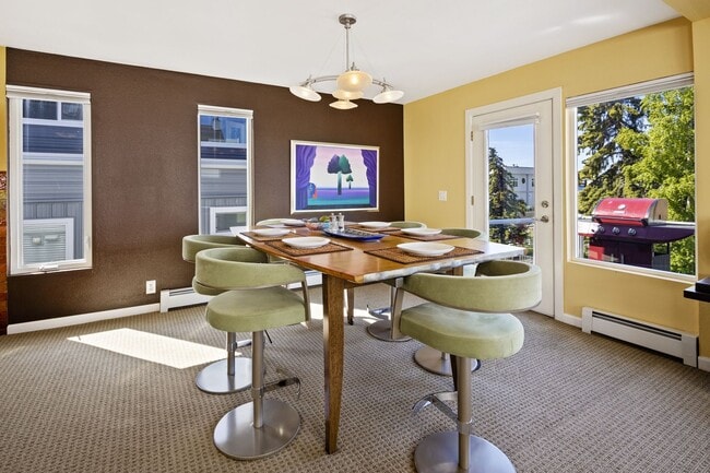 Building Photo - 617 N Street