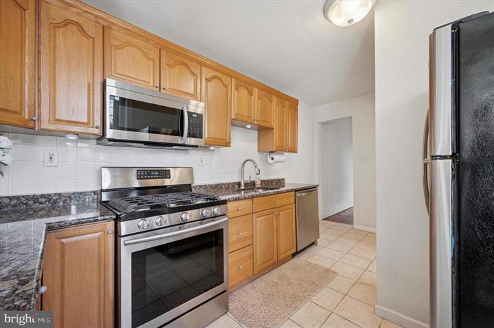 Building Photo - 3913 Cresson St