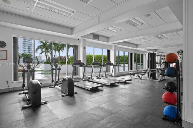 Building Photo - 2801 NE 183rd St