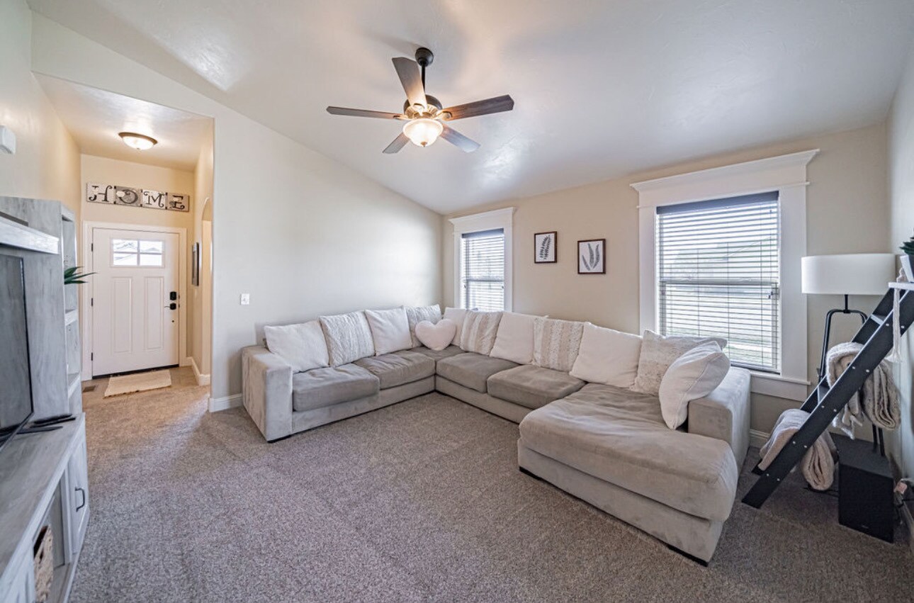 Building Photo - 3853 Tradition Ct