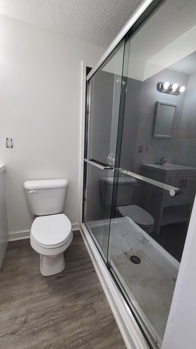 Building Photo - 172 Randall Ave