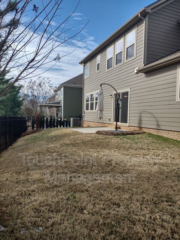 Building Photo - 1019 Hamilton Mill Dr