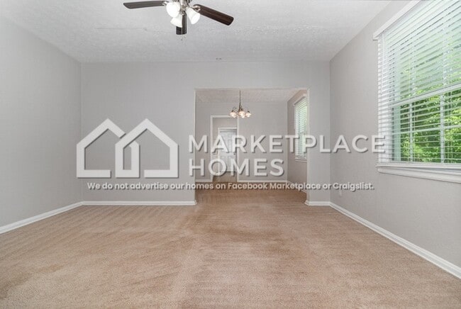 Building Photo - 2042 Detroit St